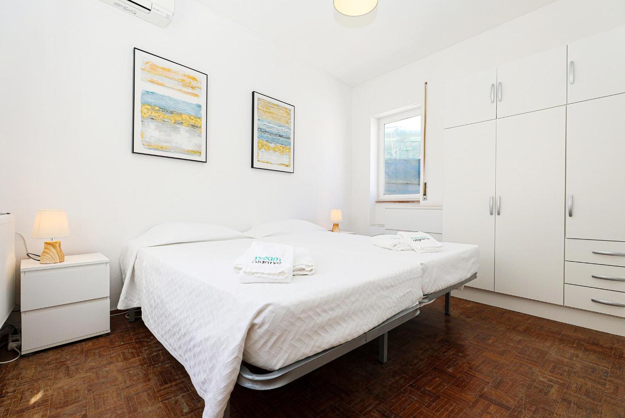 B63 - Corner Street Historic Center In Apartment *